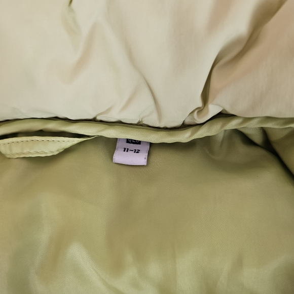 Uniqlo kids puffer jacket, yellow, size 11-12 - Picture 4 of 5